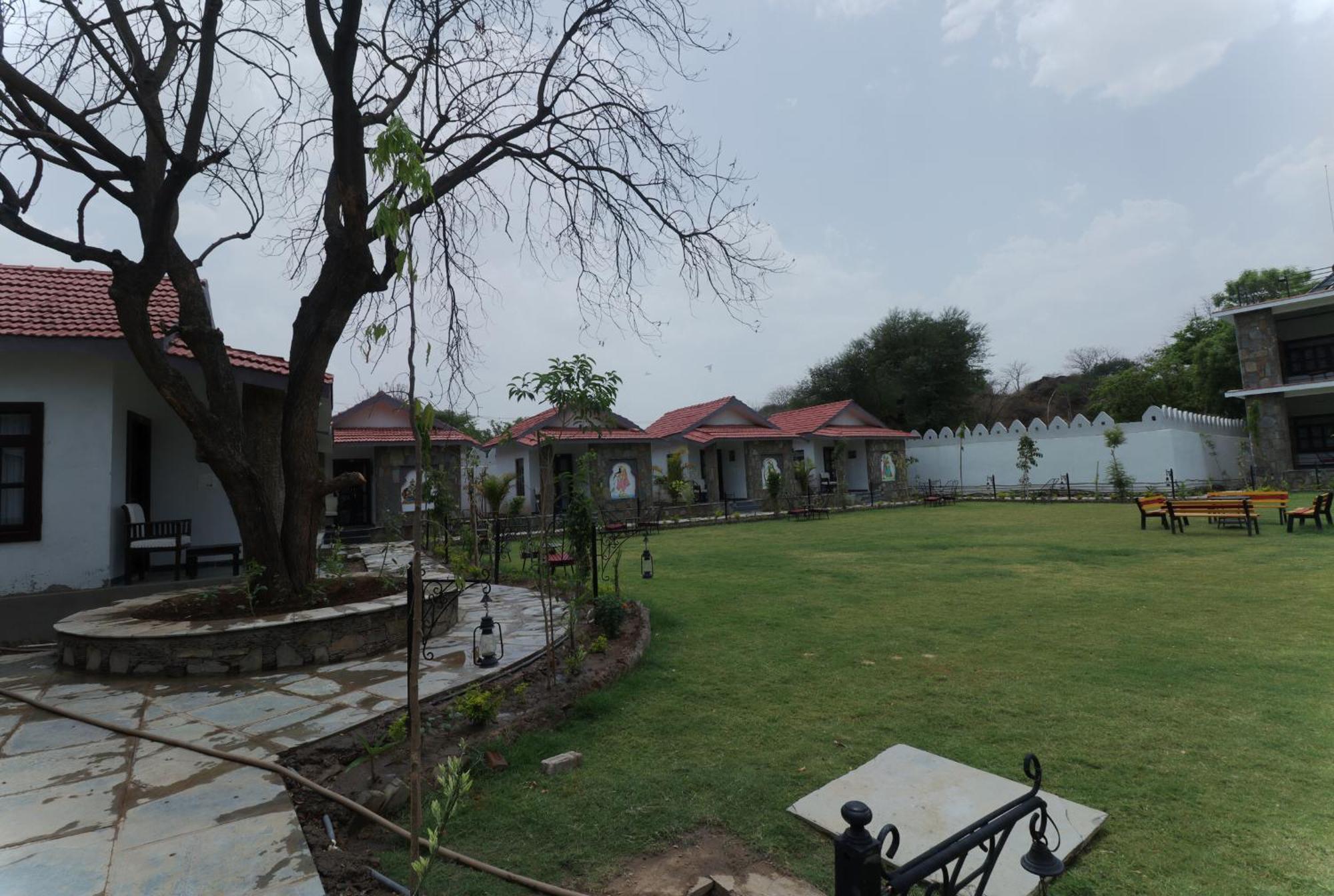 Keshav Resort Udaipur Exterior foto